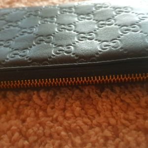AUTHENTIC GUCCI GG  WALLET